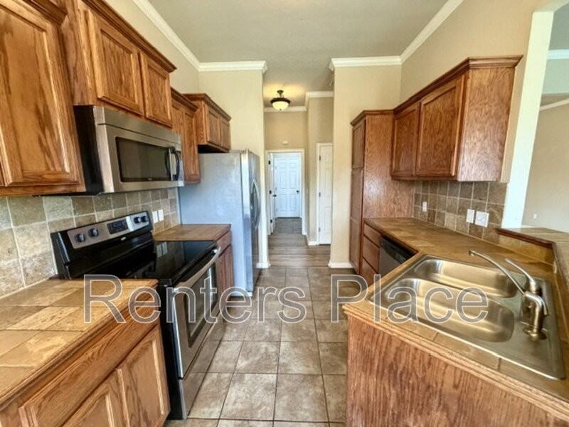 12620 Williamsport Ave - Photo 4 of 15