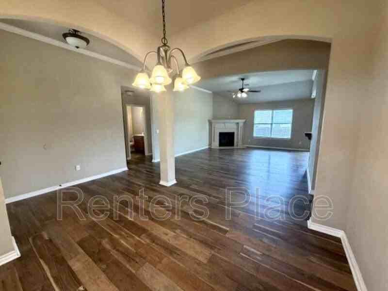 12620 Williamsport Ave - Photo 5 of 15
