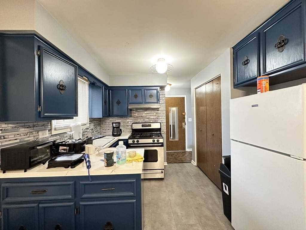 3042 N Central Ave #203 - Photo 3 of 21