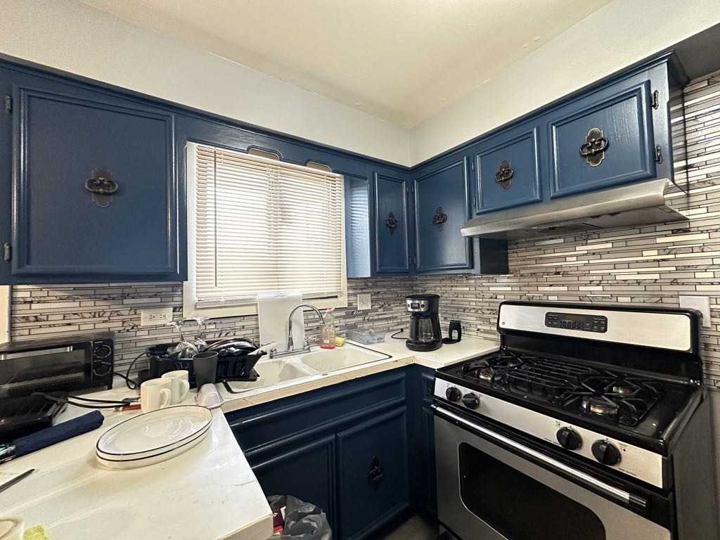 3042 N Central Ave #203 - Photo 4 of 21