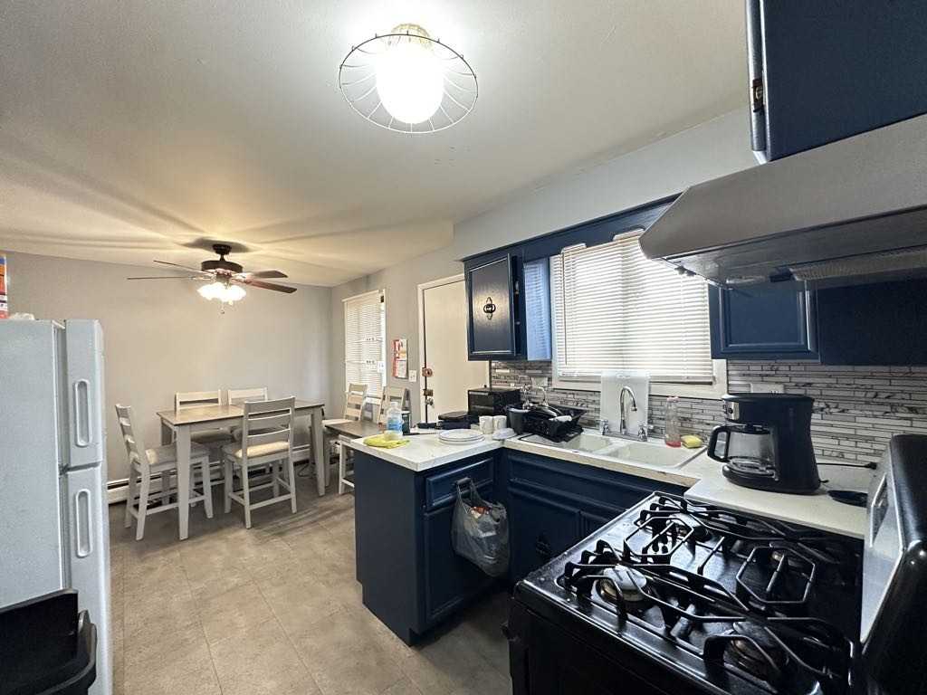 3042 N Central Ave #203 - Photo 5 of 21