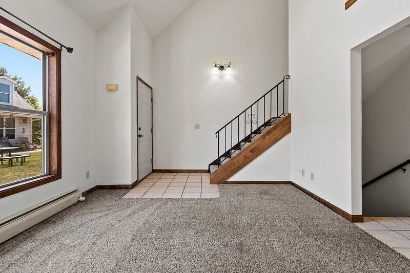 2364 Canter Ln - Photo 5 of 10