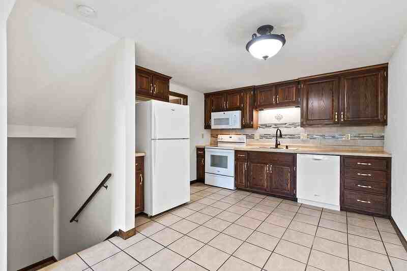 2360 Canter Ln - Photo 6 of 10