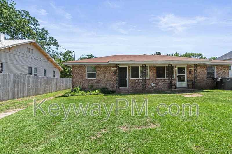 2012 Wrightsboro Rd - Photo 4 of 14