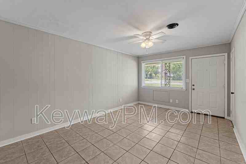 2012 Wrightsboro Rd - Photo 5 of 14