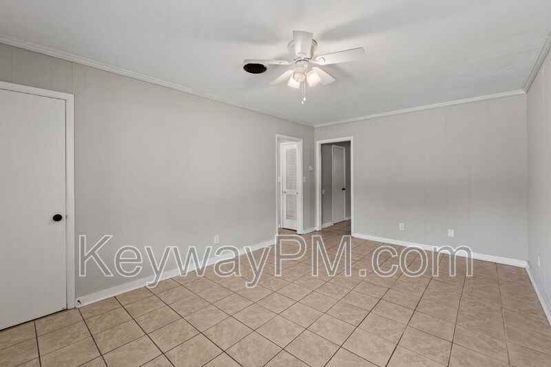 2012 Wrightsboro Rd - Photo 6 of 14