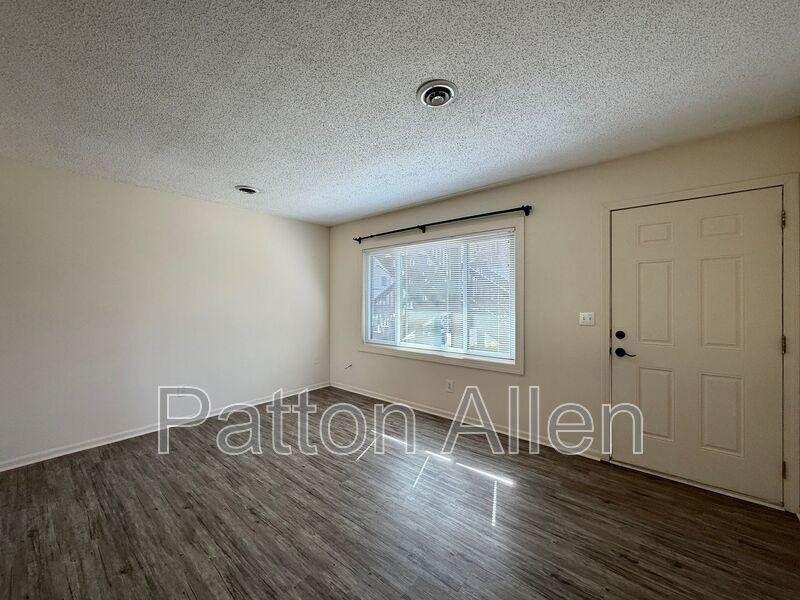 21 Dawnwood Cir - Photo 2 of 19