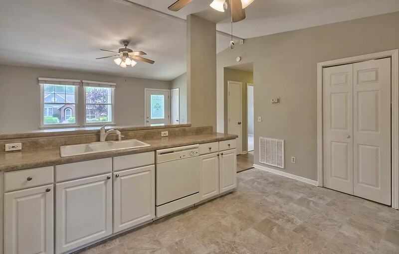 1111 Lancaster St - Photo 6 of 11