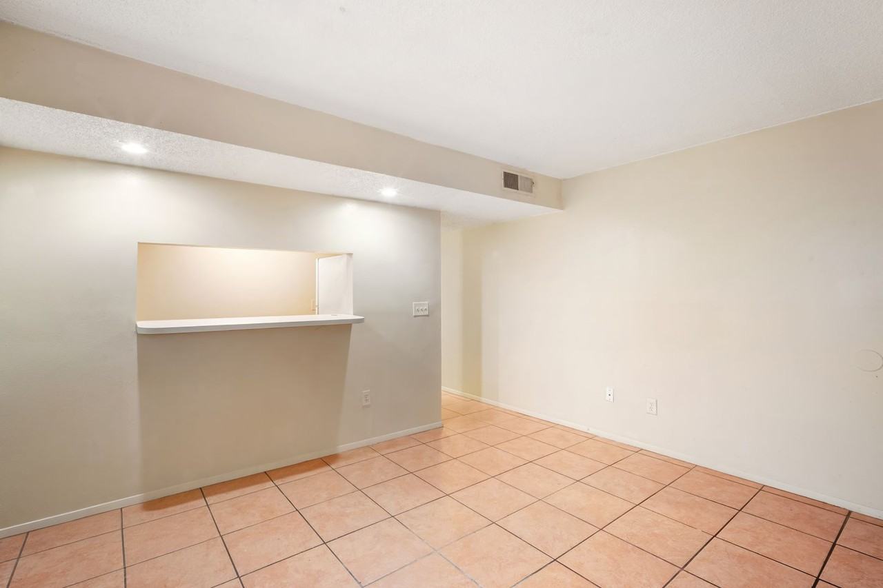 7100 Waterside Dr - Photo 7 of 16