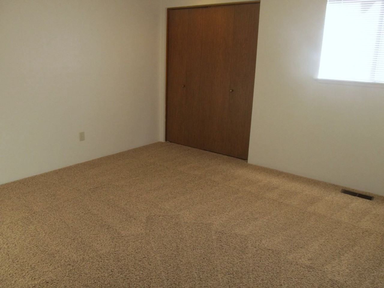 Sunrise Villas Apartments - Photo 7 of 39