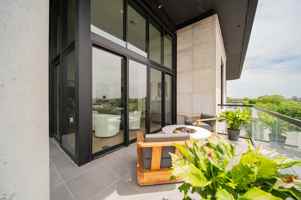 featured image of 35 E Hubbard Ave