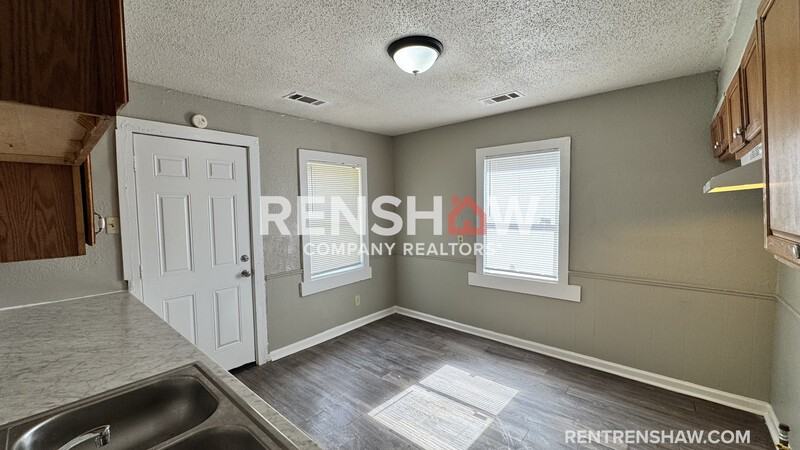 3760 Mandalay Dr - Photo 3 of 11