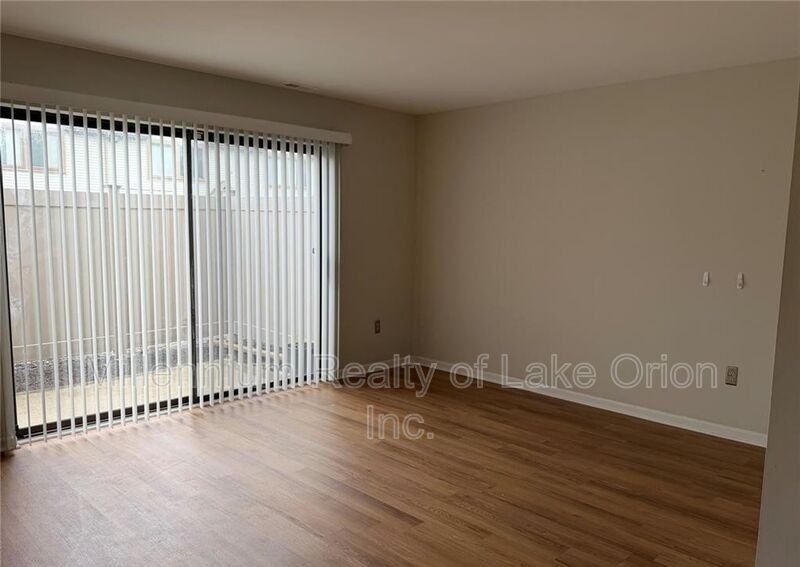 50431 Bay Run S - Photo 3 of 16