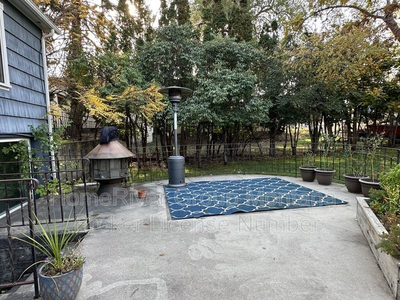 909 Longstaff St - Photo 7 of 36