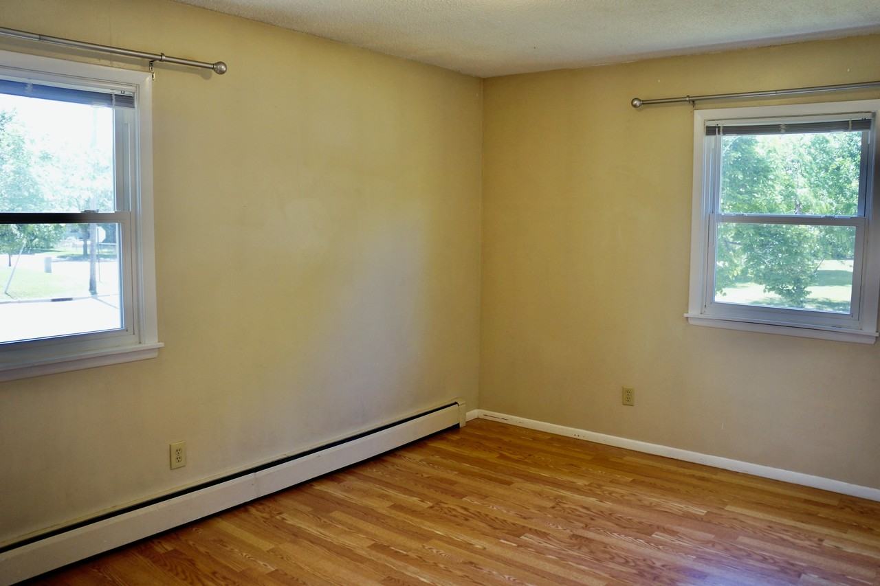 705 3rd St East Apartments, Monticello - Photo 7 of 26