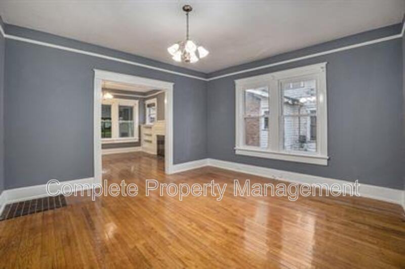 728 41st St - Photo 6 of 20