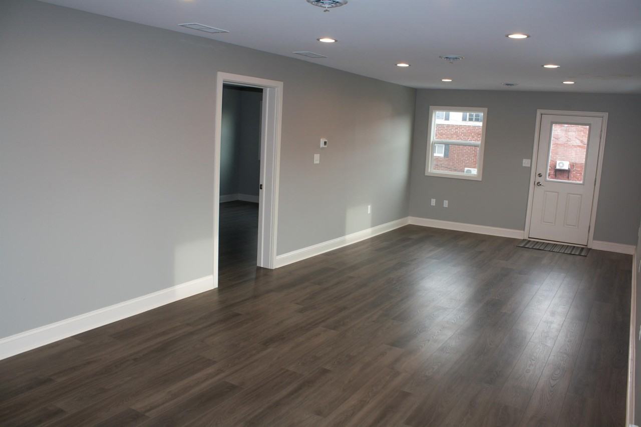358-364 Market Street - Photo 2 of 15