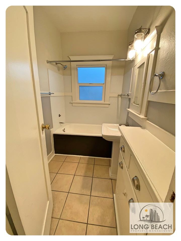 242 Gaviota Avenue - Photo 3 of 17