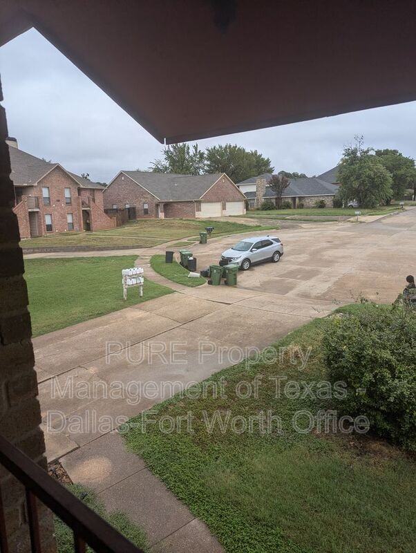 819 Betty Ct #B - Photo 2 of 21