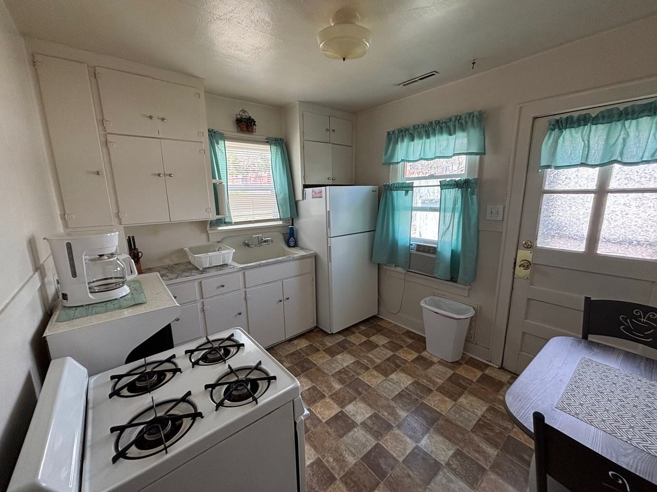 311 9th Street - Photo 5 of 8