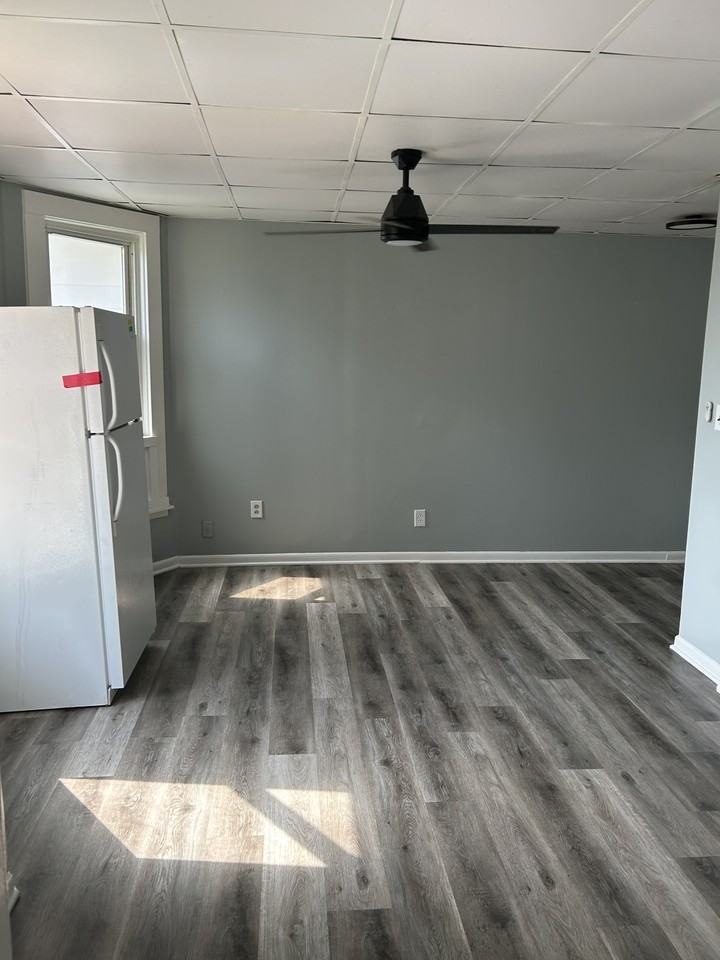 909 South 8th Street - Photo 2 of 9