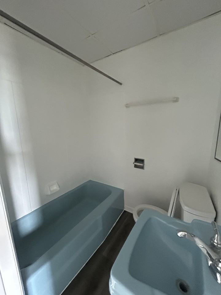 909 South 8th Street - Photo 4 of 9