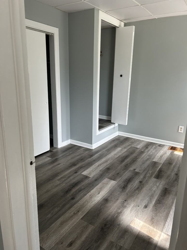 909 South 8th Street - Photo 6 of 9