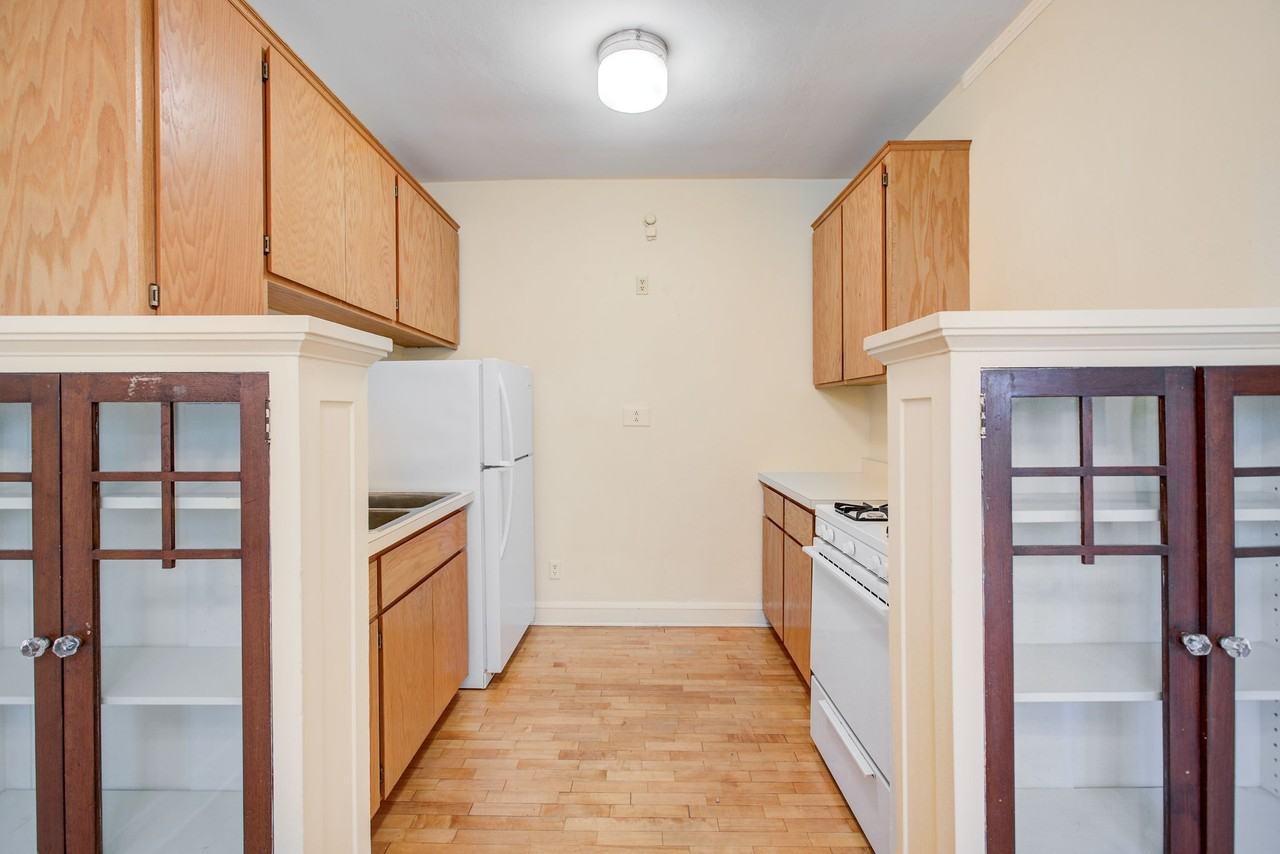Clemar Apartments - Photo 4 of 25