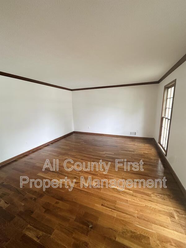 3688 Seton Hall Dr - Photo 2 of 15