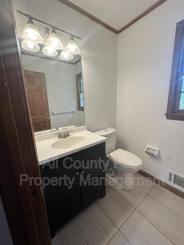 3688 Seton Hall Dr - Photo 7 of 15