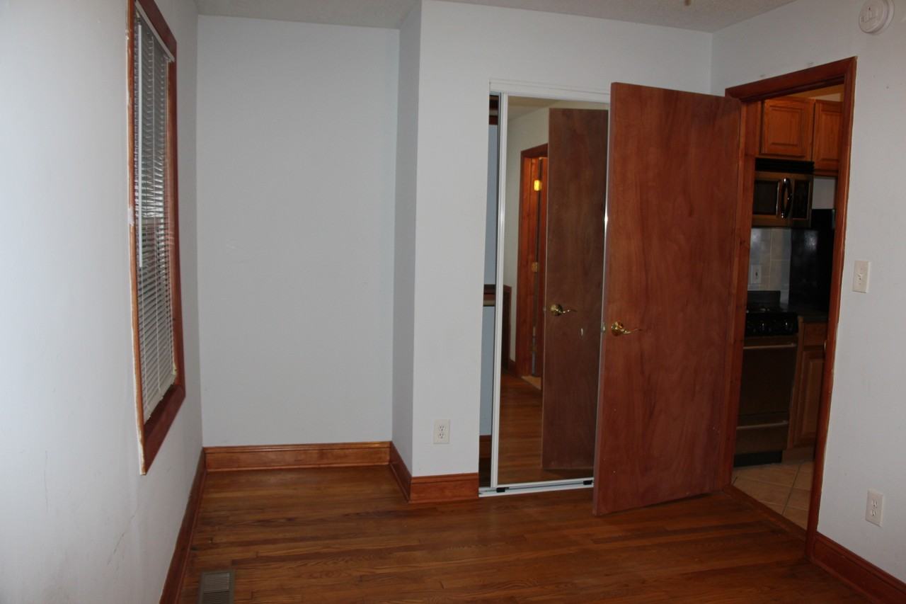 7th Street Apartments - Photo 7 of 14
