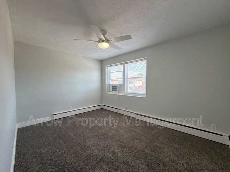 1037 G St #1 - Photo 5 of 7