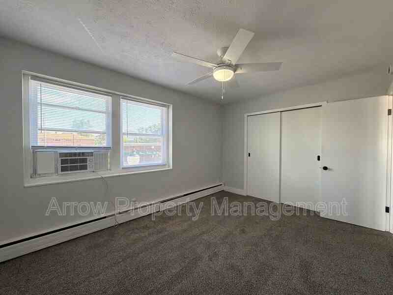 1037 G St #1 - Photo 6 of 7