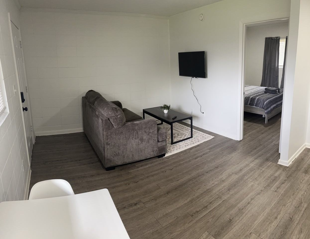 505 Shephard Street - Photo 3 of 8