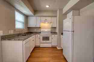 1001 E Main ST, Apt B - Photo 1 of 1