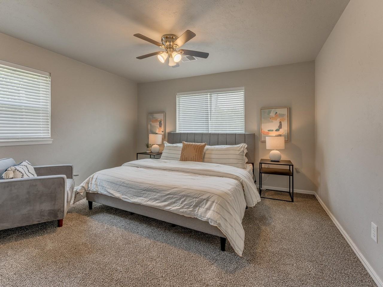 1001 E Main ST, Apt B - Photo 7 of 12