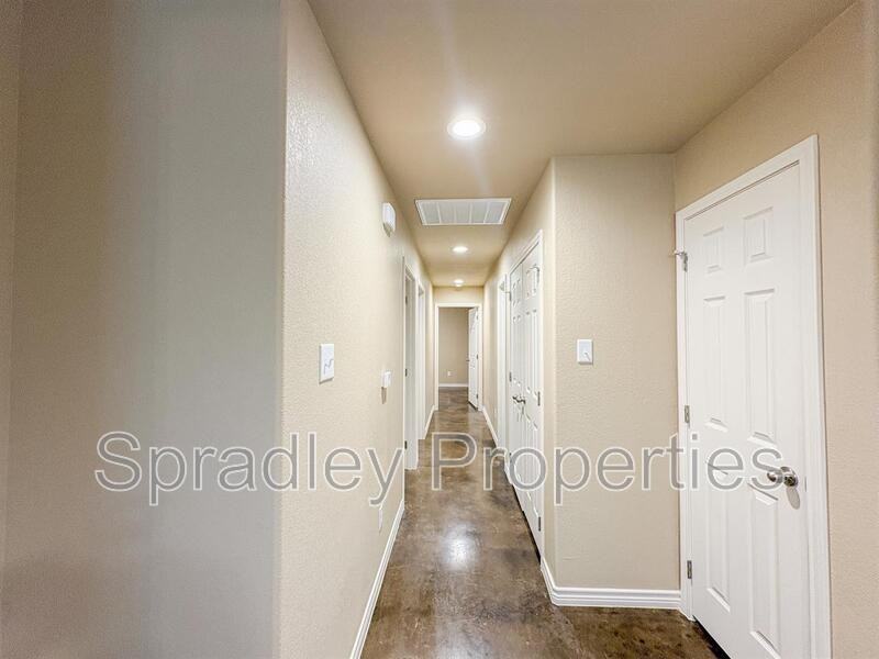 1004 San Saba Ct Apt A - Photo 7 of 14