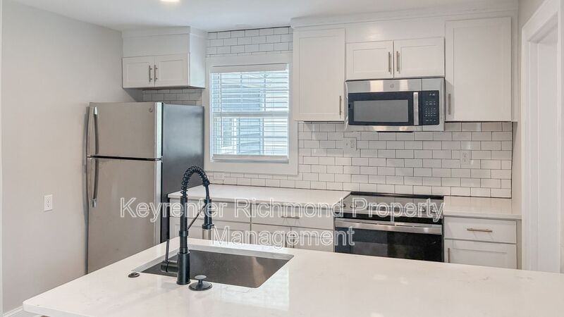 6419 Crescent Pkwy - Photo 4 of 21