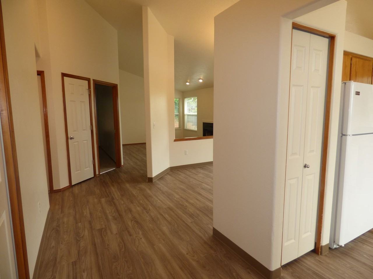 5699 Waln Creek Ct S - Photo 4 of 44