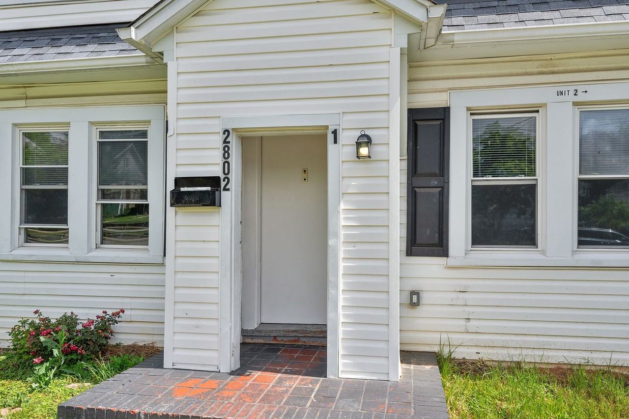 2802 Berwick Ave - Photo 3 of 26