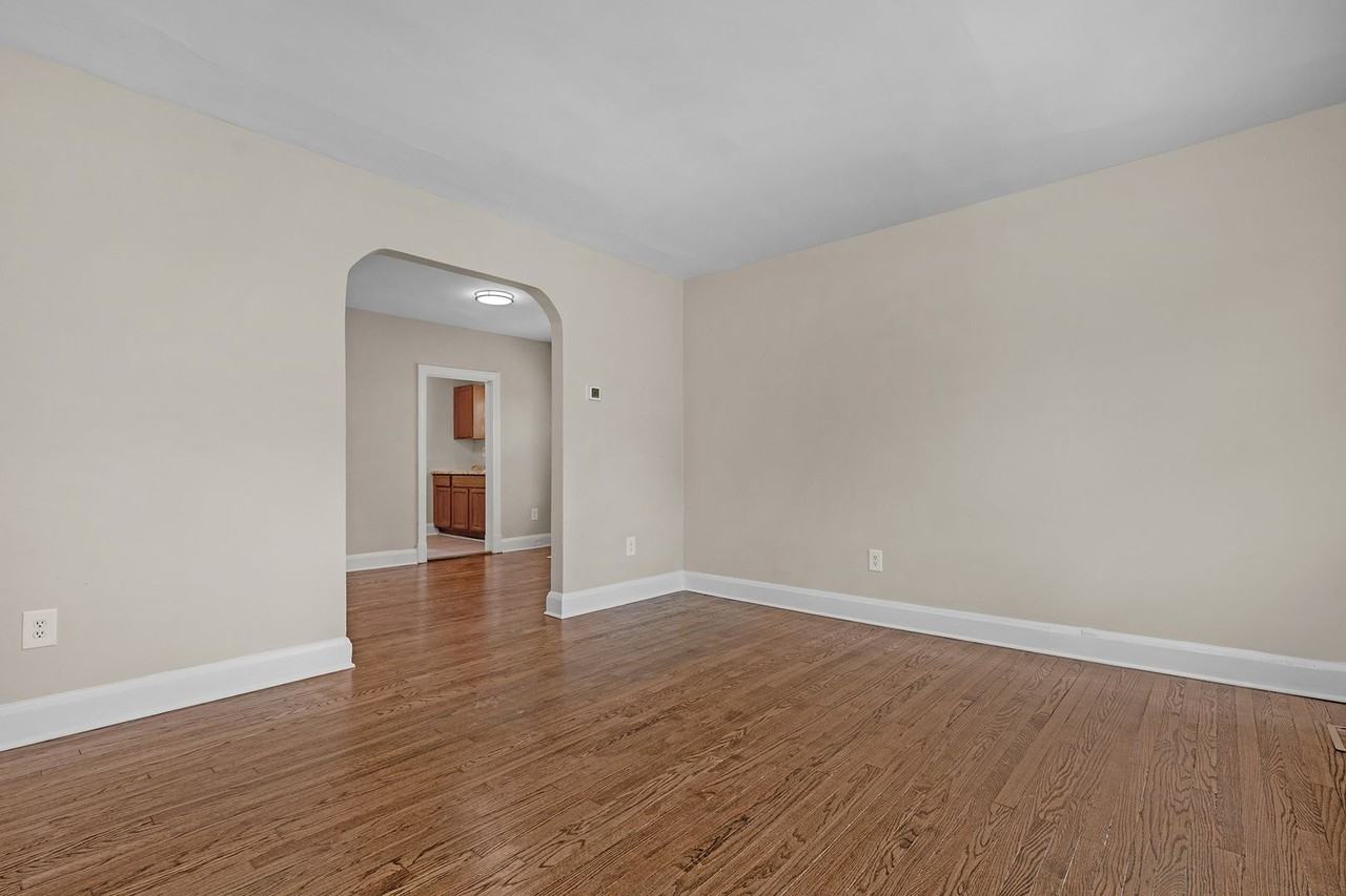 2802 Berwick Ave - Photo 7 of 26