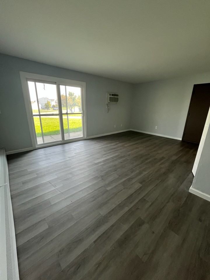 326 Stratford Way - Photo 5 of 13