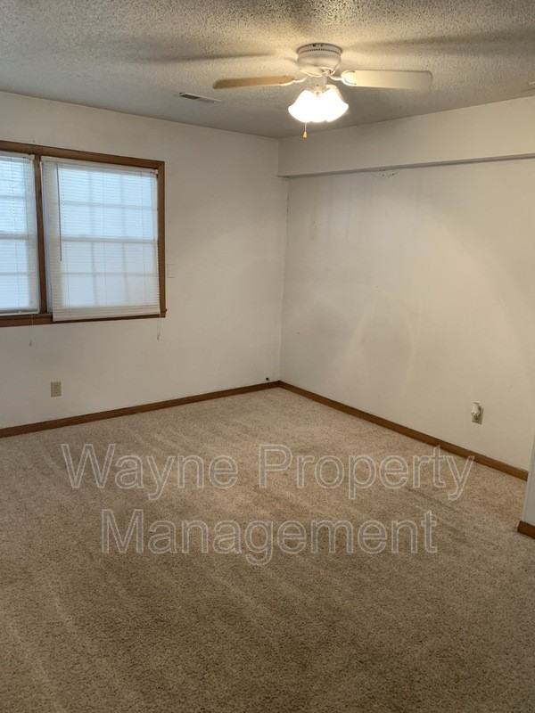 1219 2nd St #8 - Photo 4 of 10