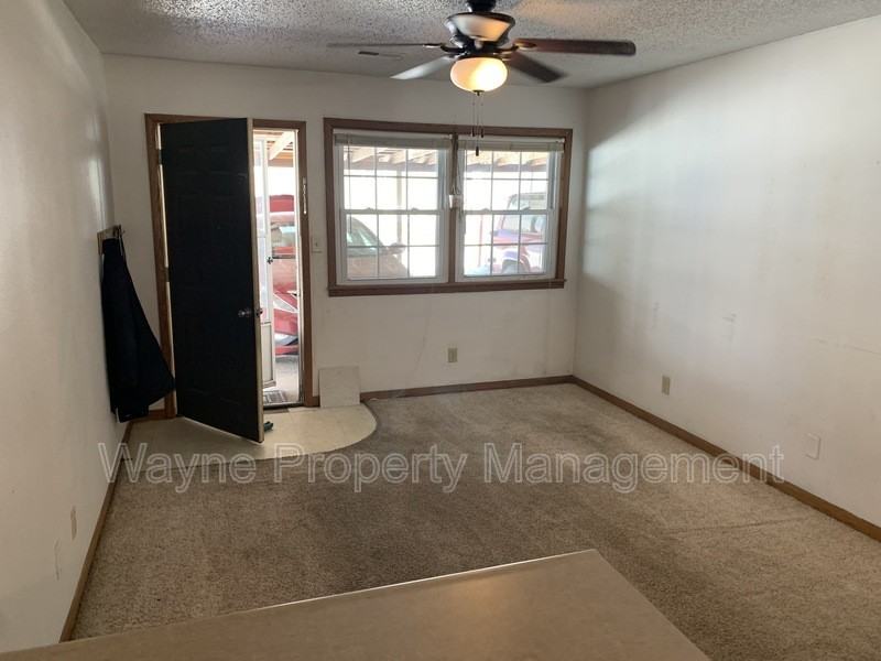 1219 2nd St #8 - Photo 6 of 10