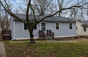 featured image of 8030 Ne 50th St