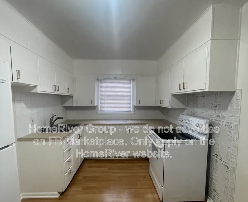 110 Sw 10th St #4 - Photo 3 of 16