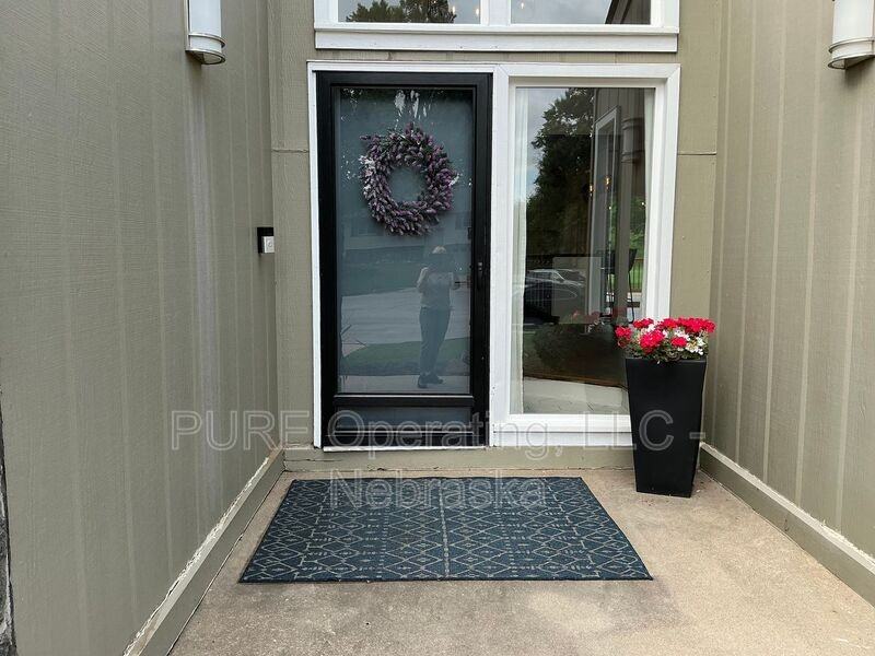 10635 Spaulding Cir - Photo 3 of 26