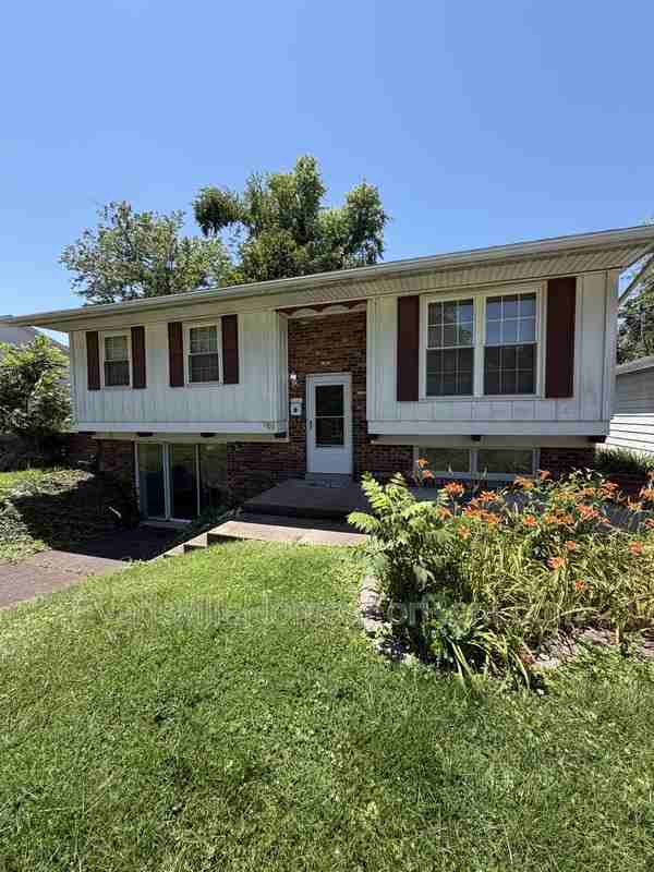 1309 Alvord Ln - Photo 2 of 21