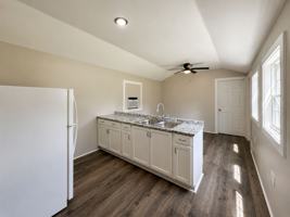 featured image of 686 W 4th St