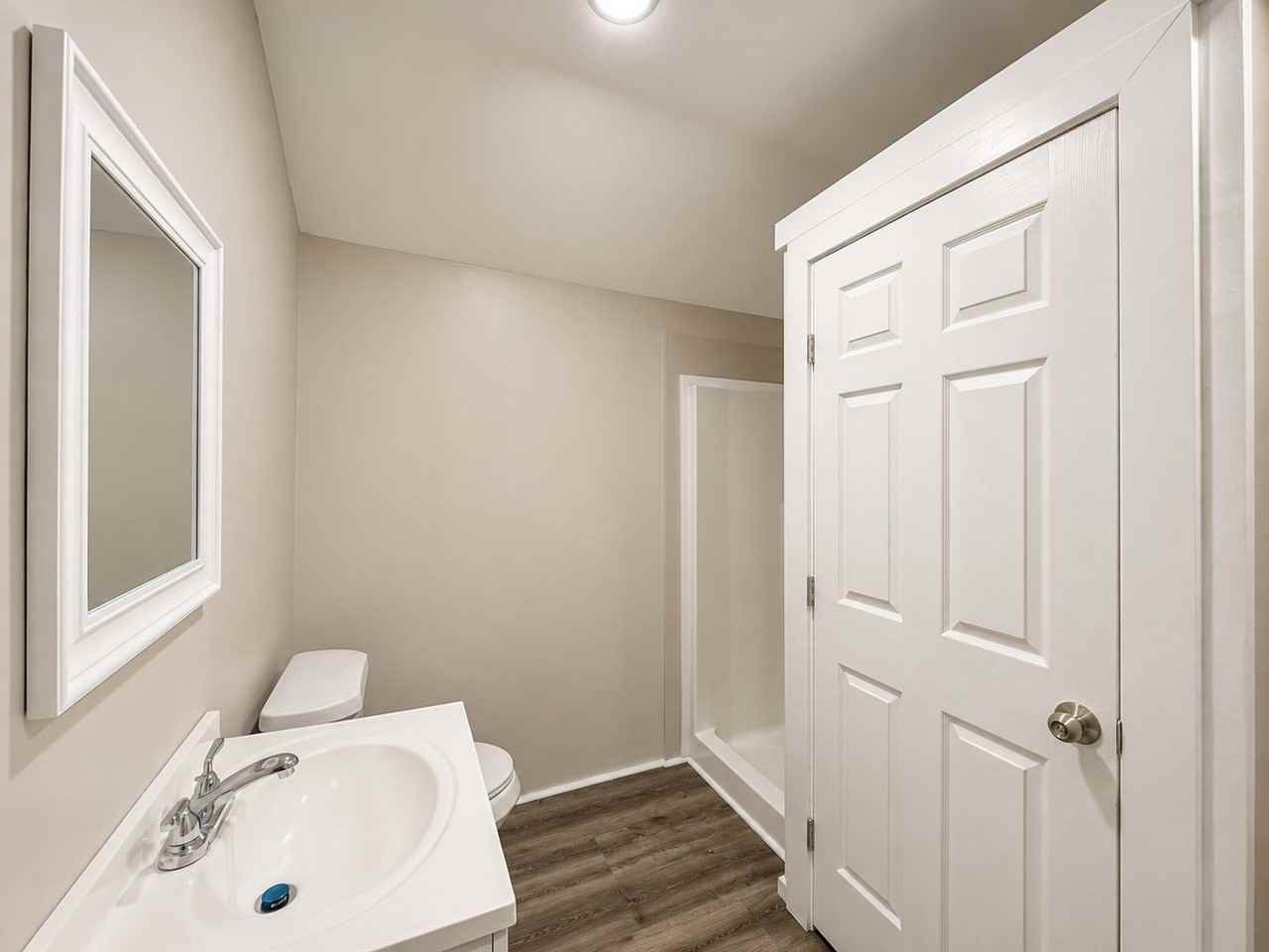 686 W 4th St - Photo 6 of 10
